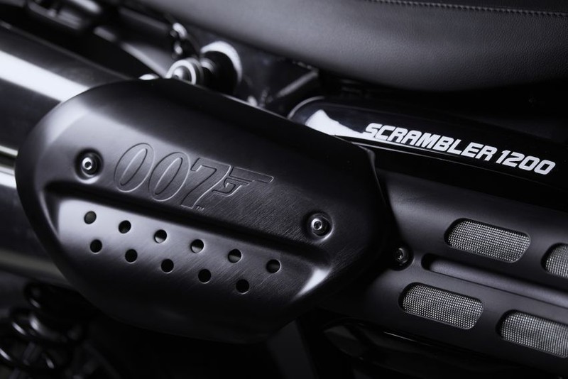 anh chi tiet triumph scrambler 1200 bond edition 2020 vua trinh lang hinh 4