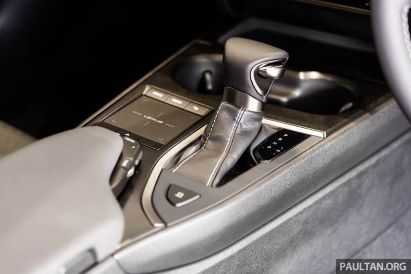 can canh lexus ux 200 urban 2020 vua ra mat hinh 5