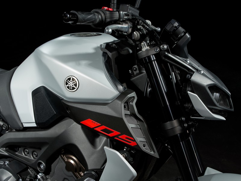 yamaha mt 09 2020 xuat hien cung voi mau son moi hinh 4