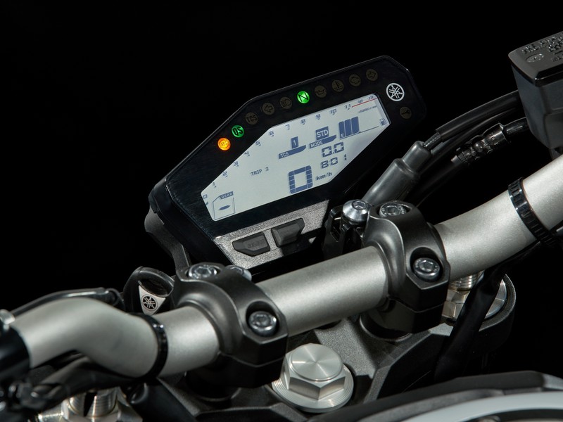 yamaha mt 09 2020 xuat hien cung voi mau son moi hinh 5