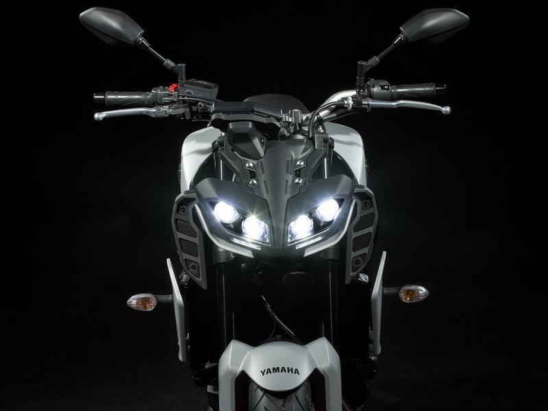 yamaha mt 09 2020 xuat hien cung voi mau son moi hinh 6