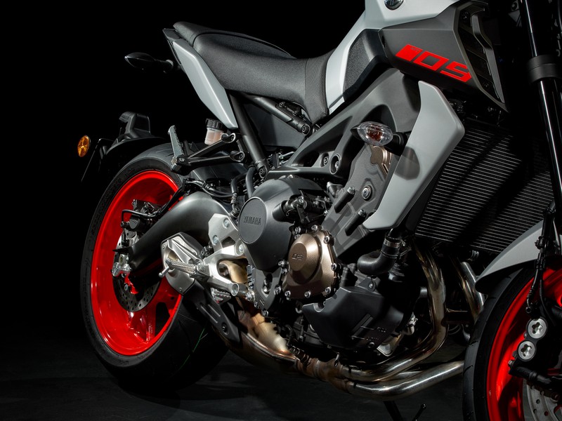 yamaha mt 09 2020 xuat hien cung voi mau son moi hinh 7