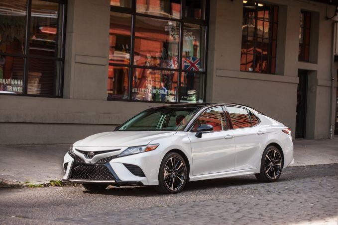 toyota camry va honda accord dau la chiec xe phu hop voi ban hinh 10
