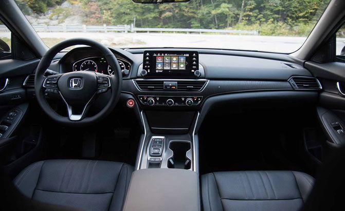 toyota camry va honda accord dau la chiec xe phu hop voi ban hinh 7