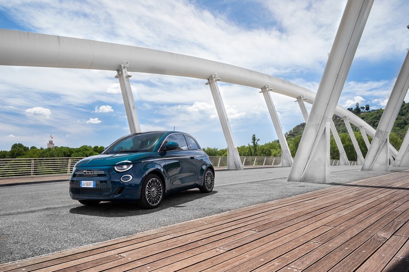 fiat 500 ra mat phien ban dac biet "la prima" hinh 2