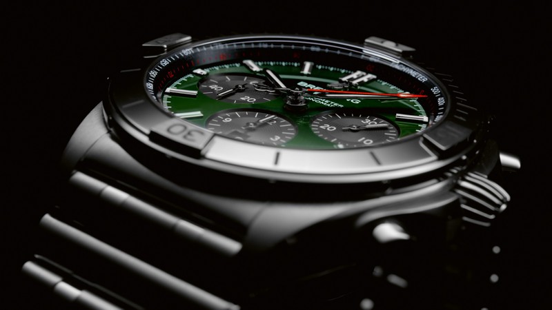chiem nguong mau dong ho 8.000 usd cua bentley va breitling hinh 3