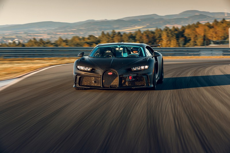 ky su bugatti giai thich ve nhung nang cap cua chiron pur sport hinh 5