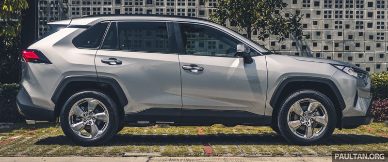 kham pha toyota rav4 vua ra mat hinh 2