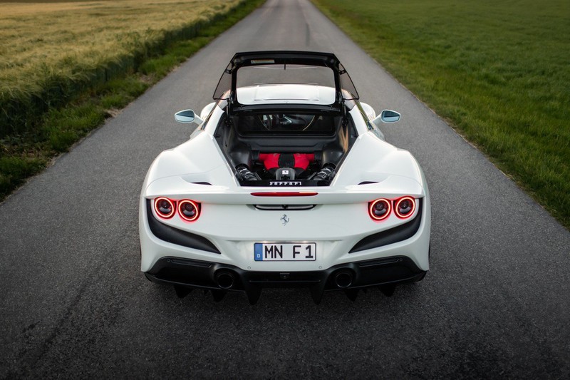 ferrari f8 tributo manh me hon sau khi qua tay hang do novitec hinh 13