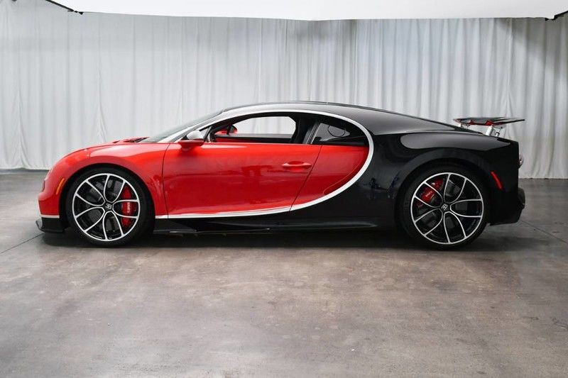 chi tiet chiec bugatti chiron dang duoc ban voi gia 3,1 trieu usd hinh 2