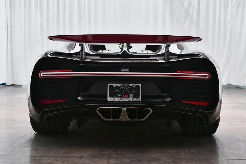 chi tiet chiec bugatti chiron dang duoc ban voi gia 3,1 trieu usd hinh 3