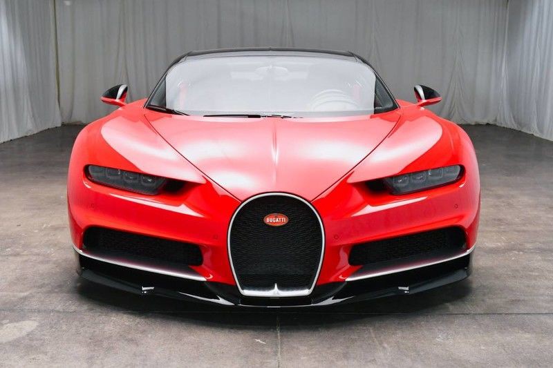 chi tiet chiec bugatti chiron dang duoc ban voi gia 3,1 trieu usd hinh 1