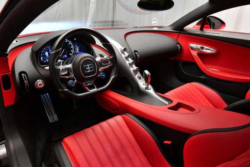 chi tiet chiec bugatti chiron dang duoc ban voi gia 3,1 trieu usd hinh 6