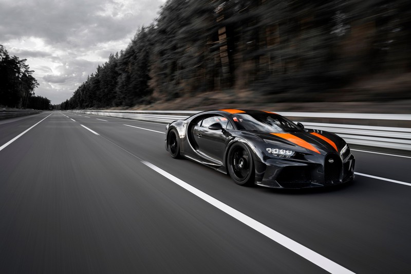 ngam nhin dong ho cua bugatti co gia cao hon ca mot chiec o to hinh 2