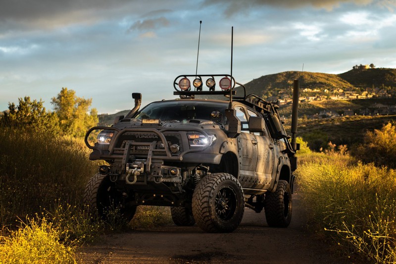"quai thu" toyota tundra voi goi trang bi trd off-road hinh 6