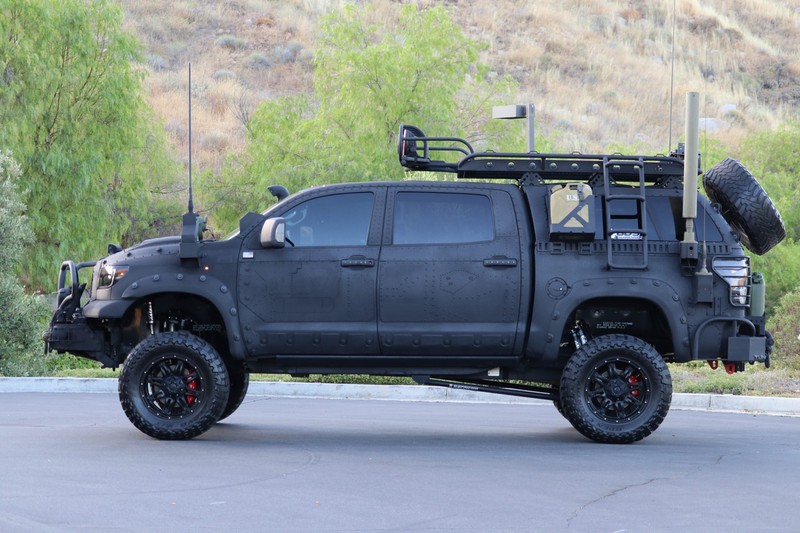 "quai thu" toyota tundra voi goi trang bi trd off-road hinh 7