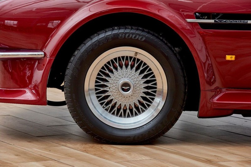 xe co aston martin v8 volante 1988 cua david beckham duoc rao ban hinh 5