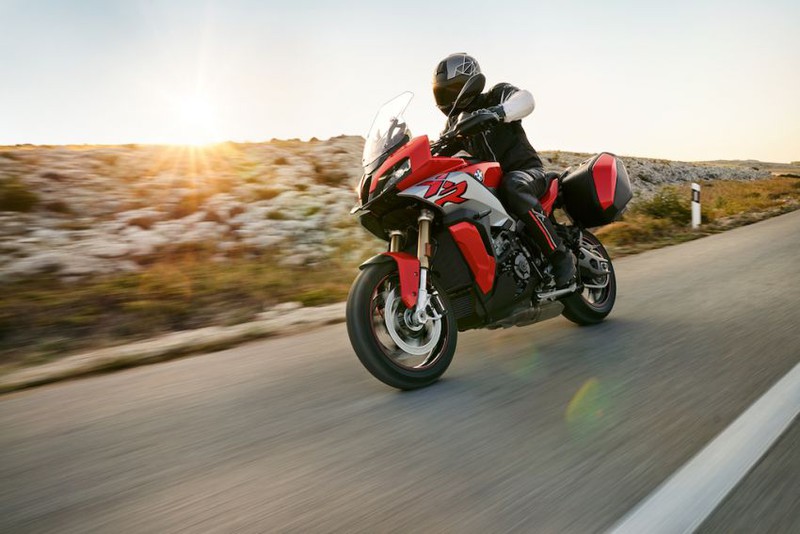 anh chi tiet bmw motorrad s1000xr 2020 gia hon 600 trieu dong hinh 1