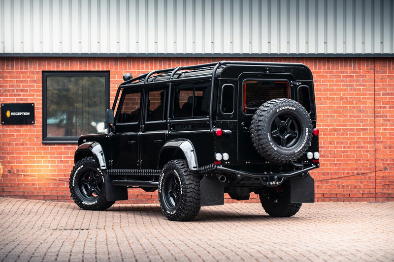 hang do twisted ra mat land rover defender lt1 v8 gia 250.000 usd  hinh 3