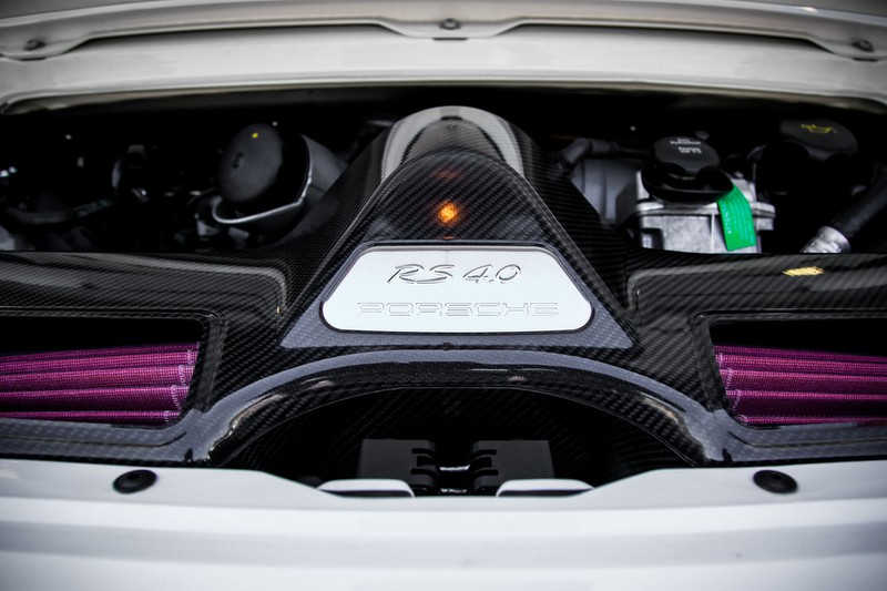 porsche 911 gt3 rs 4.0 ban dac biet duoc ban dau gia. hinh 4