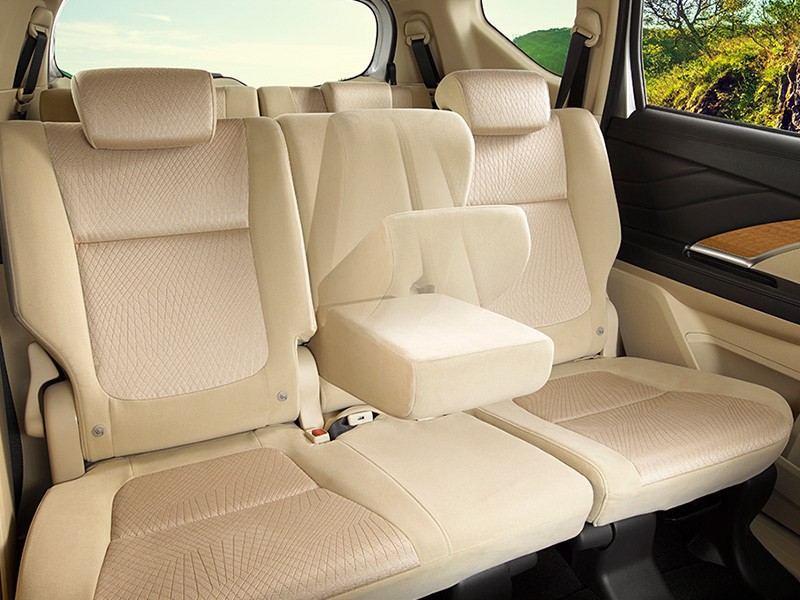 mitsubishi xpander nang cap lo dien tren duong hinh 11
