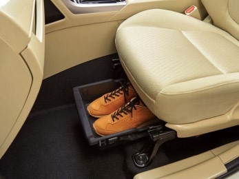mitsubishi xpander nang cap lo dien tren duong hinh 12