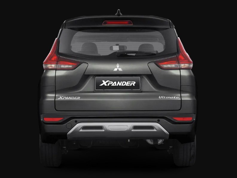 mitsubishi xpander nang cap lo dien tren duong hinh 14