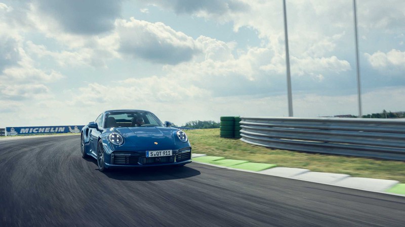 porsche ra mat 911 turbo va turbo cabriolet hinh 5