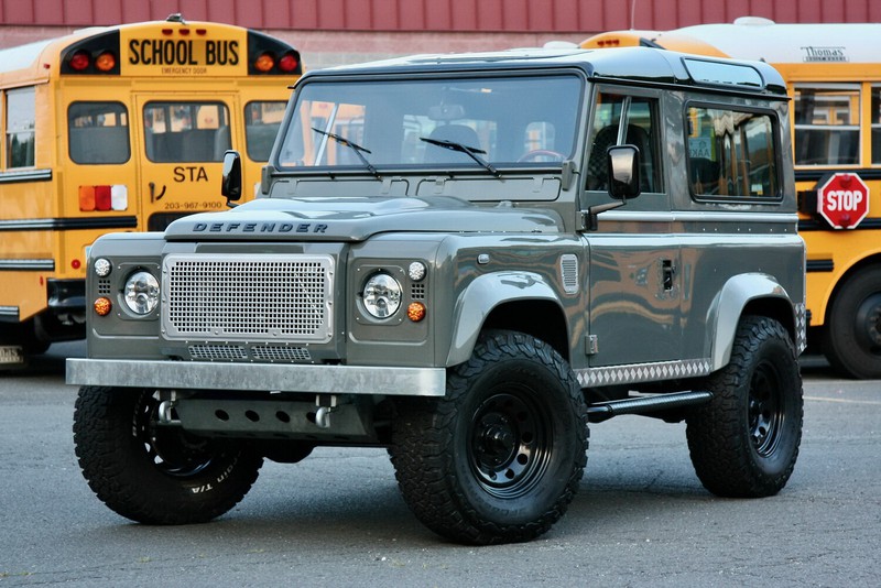 ngam land rover defender qua ban tay cua legacy overland hinh 1