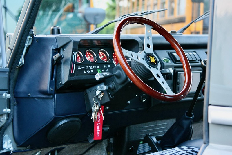 ngam land rover defender qua ban tay cua legacy overland hinh 4