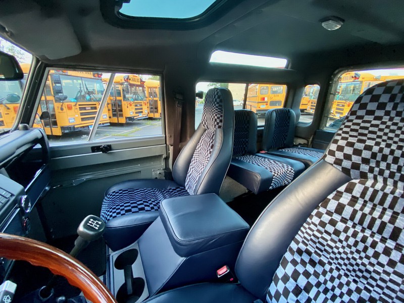 ngam land rover defender qua ban tay cua legacy overland hinh 5