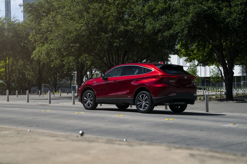 toyota venza 2021 se co gia tu 33.645 usd  hinh 2