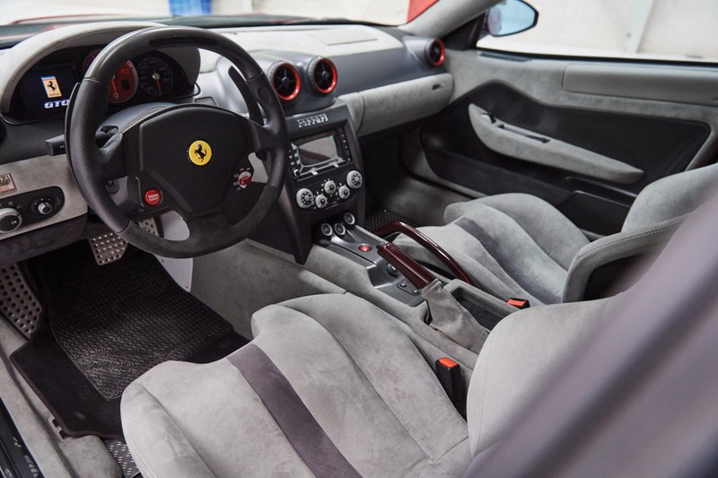 ferrari sp30 "doc nhat vo nhi" duoc rao ban hinh 9