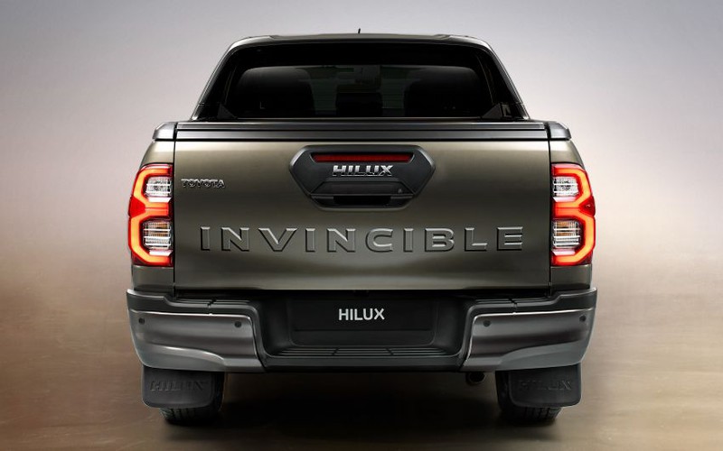 hinh anh chi tiet toyota hilux phien ban nang cap 2020 hinh 4