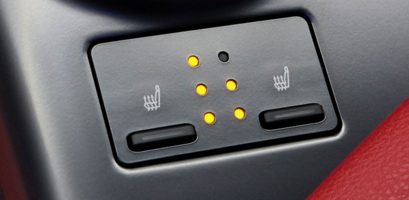 toyota danh dau cot moc 40 nam camry voi ban black edition hinh 7