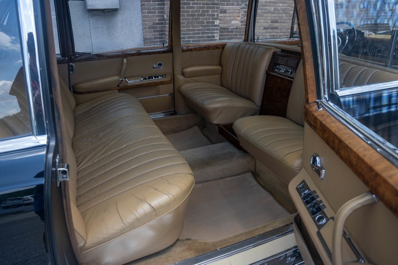 rao ban limousine cua cuu ngoai truong trung quoc hinh 11