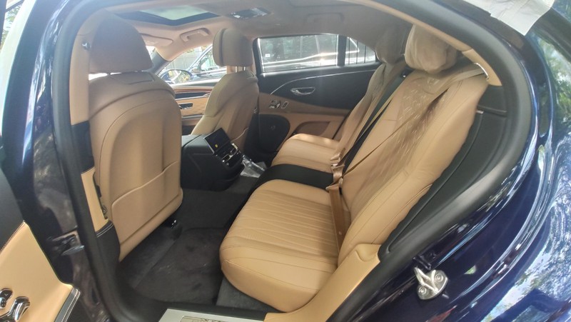 bentley flying spur the he moi dat chan den viet nam, gia tren 30 ty dong hinh 15