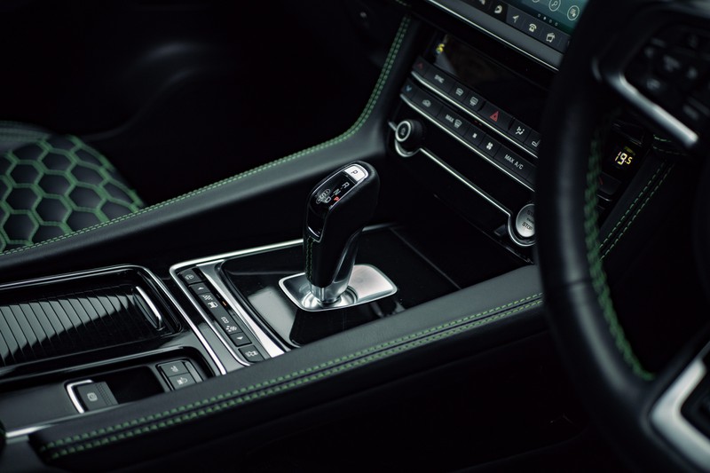 jaguar f-pace svr lister stealth 2021 - suv nhanh va manh nhat nuoc anh hinh 6
