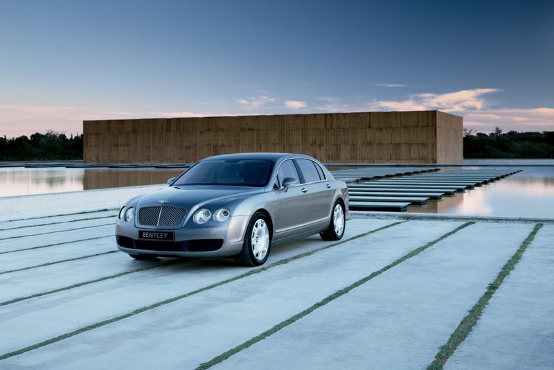 bentley xuat xuong chiec flying spur thu 40.000 hinh 2