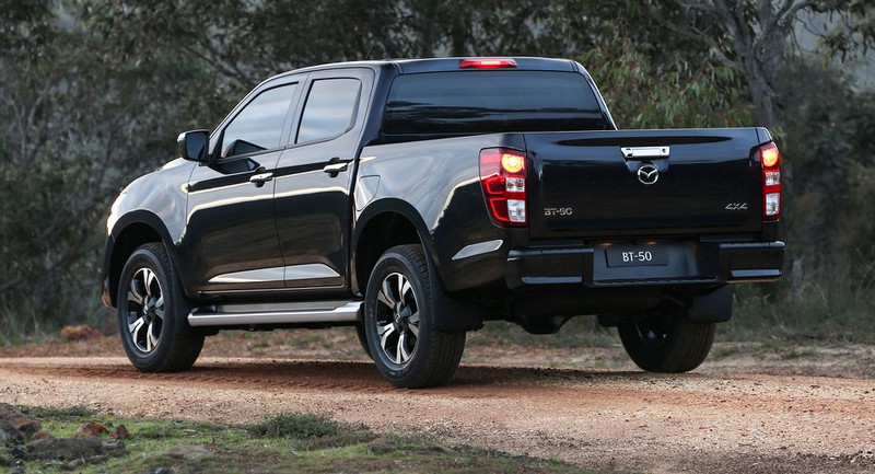 mazda bt-50 2021 ra mat cung mot loat phu kien di kem hinh 2
