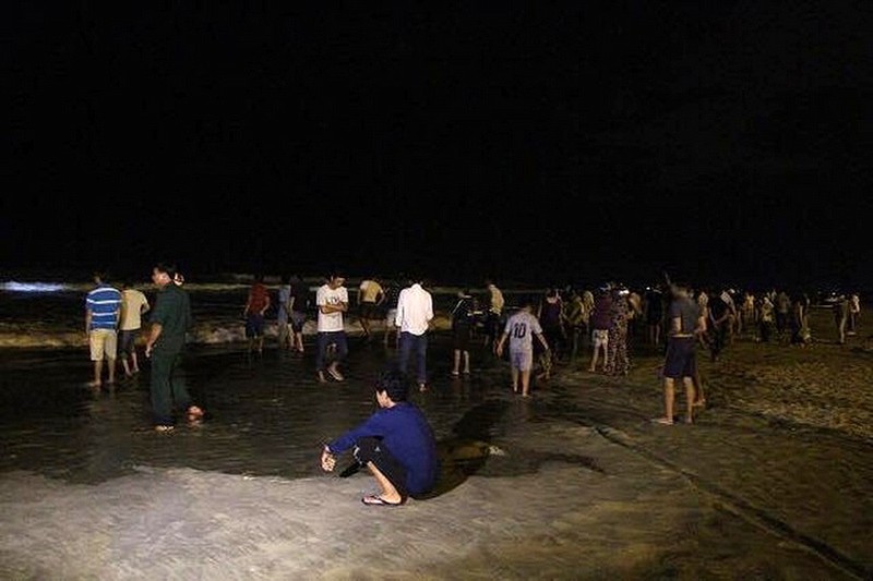 da nang phat hien thi the 1 phu nu dat vao bo bien hinh 1