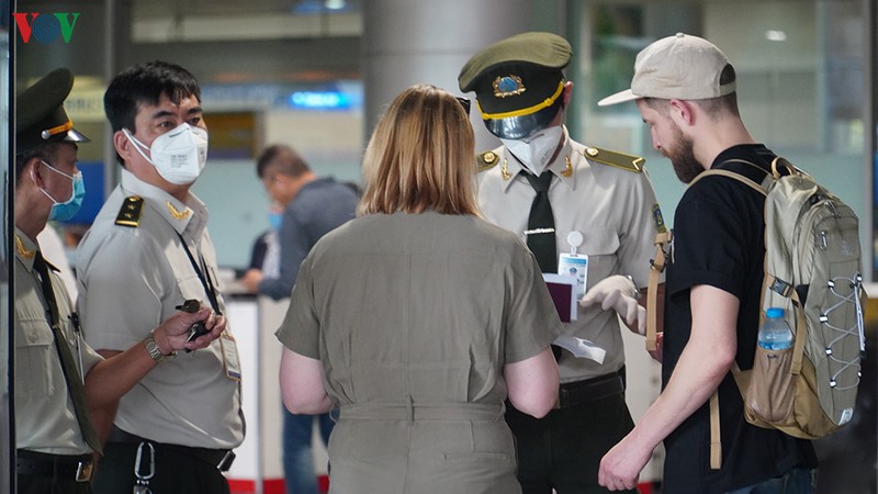 dich covid-19: bo ngoai giao noi ve viec gia han visa cho nguoi nuoc ngoai hinh 1