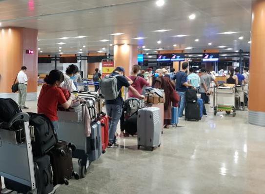 dua 240 cong dan viet nam tu myanmar ve nuoc hinh 1