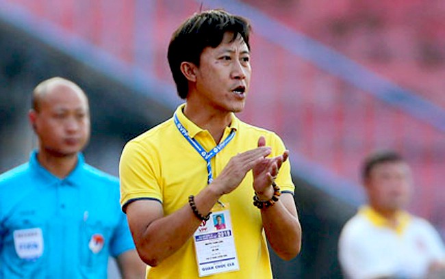 hlv nguyen thanh cong chinh thuc dan dat clb thanh hoa hinh 1