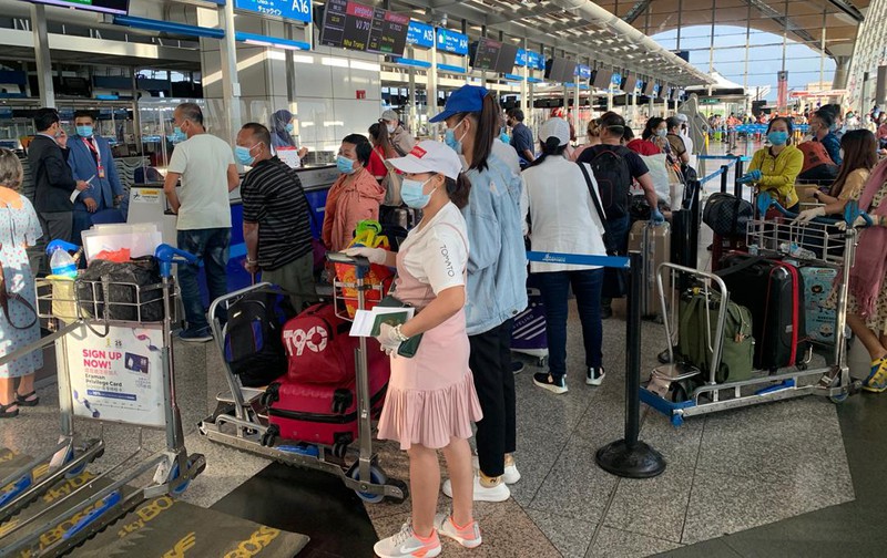 gan 240 cong dan viet nam tu malaysia ve nuoc an toan hinh 1