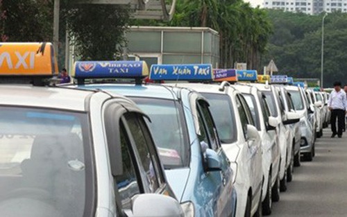 xang giam gia cuoc taxi can xuong duoi muc 9500 dong 1 km hinh 1
