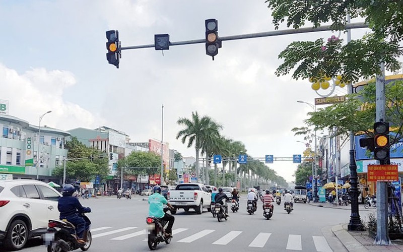tu 1/1/2020, nguoi dieu khien xe may vuot den vang xu phat toi 1 trieu dong hinh 1