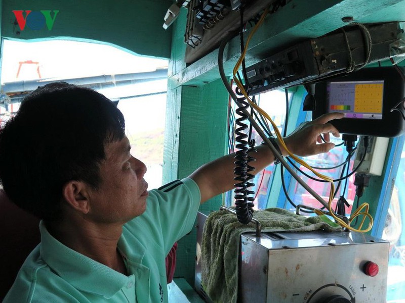 lap dat hon 1.000 bo thiet bi giam sat tau ca cho ngu dan binh dinh hinh 1