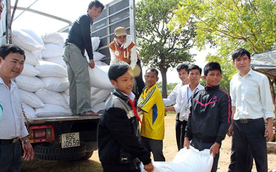 chinh phu ho tro gan 5.000 tan gao cho 6 tinh hinh 1