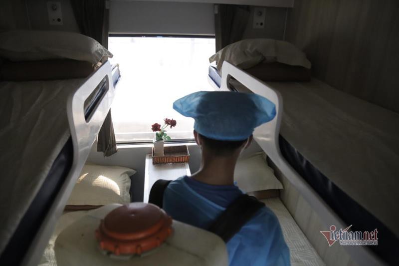 anh: khu trung doan tau ngua corona truoc khi cho khach o ga sai gon hinh 6